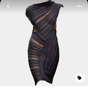 ISO! MUST FIND THIS! Help meSIZE 2 OR 4!